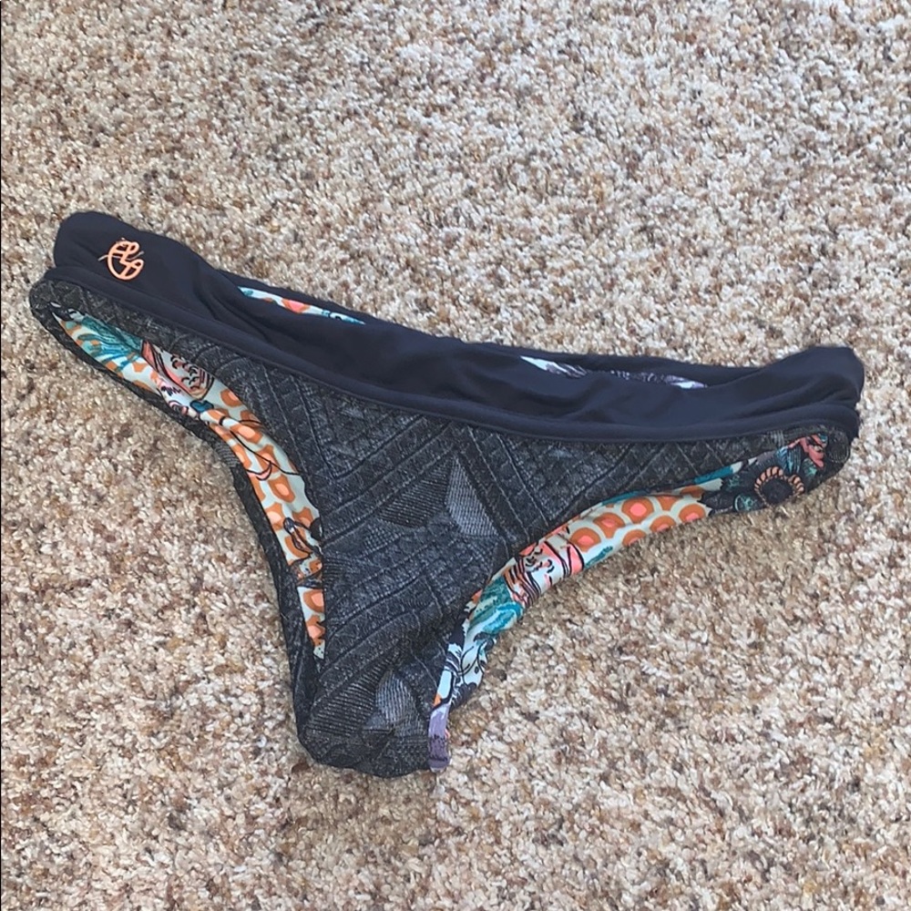 Maaja reversible swimsuit bottoms